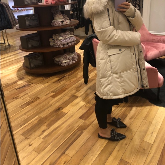 Ivory BCBG coat.Like new condition (professionally dry cleaned), gorgeous coat. - Picture 5 of 6